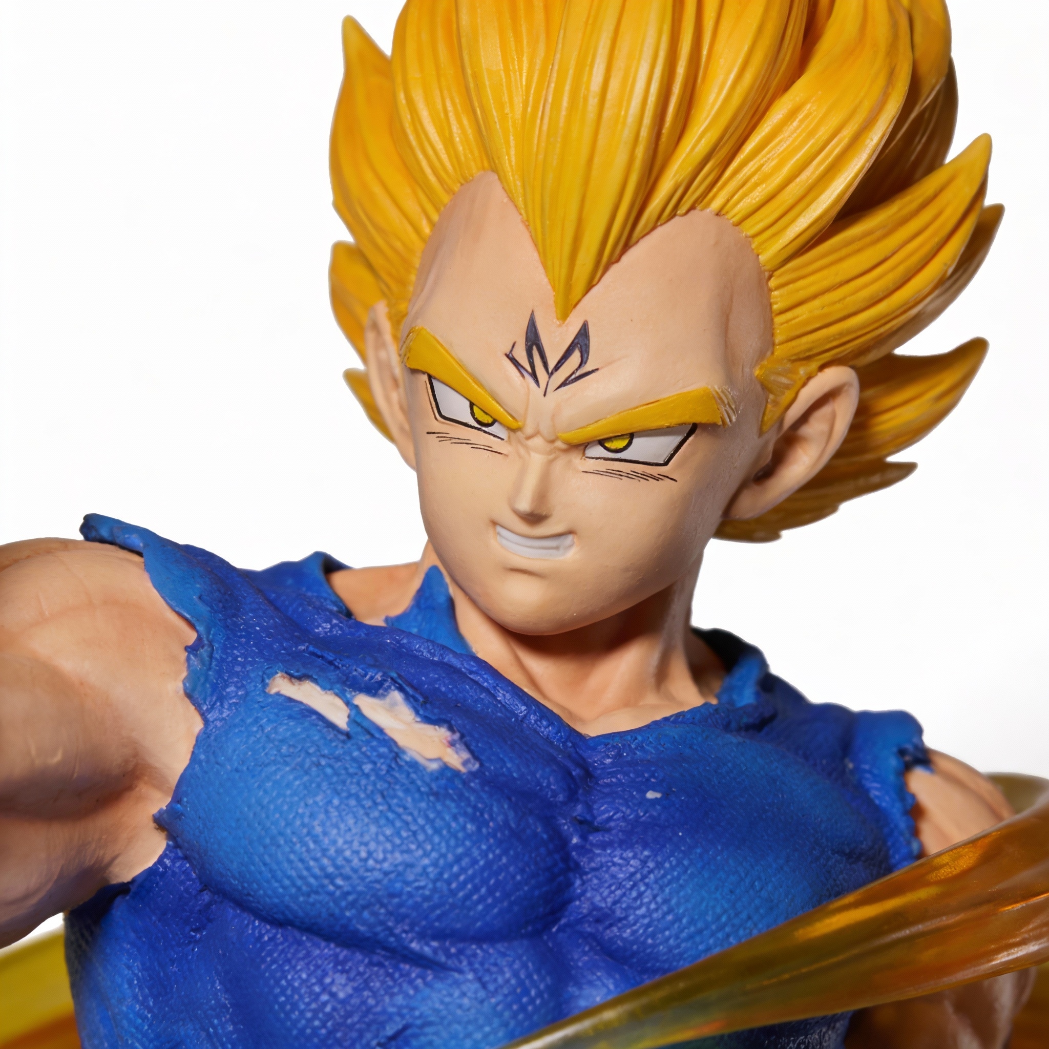 Dragon Ball Z LS Series - Super Saiyan Vegeta Large Scale Figure with LED Light & Dual Portraits - Cosplee