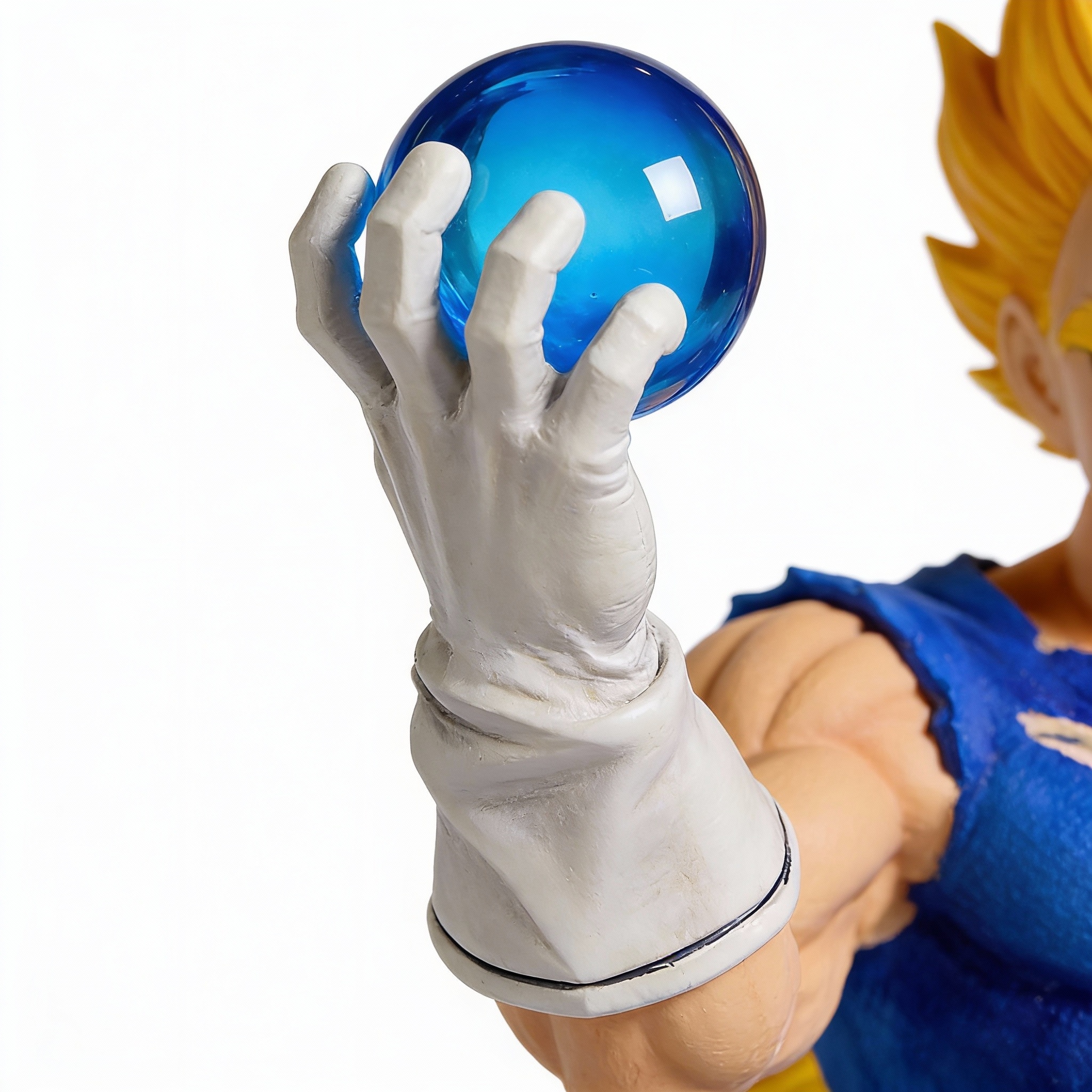 Dragon Ball Z LS Series - Super Saiyan Vegeta Large Scale Figure with LED Light & Dual Portraits - Cosplee